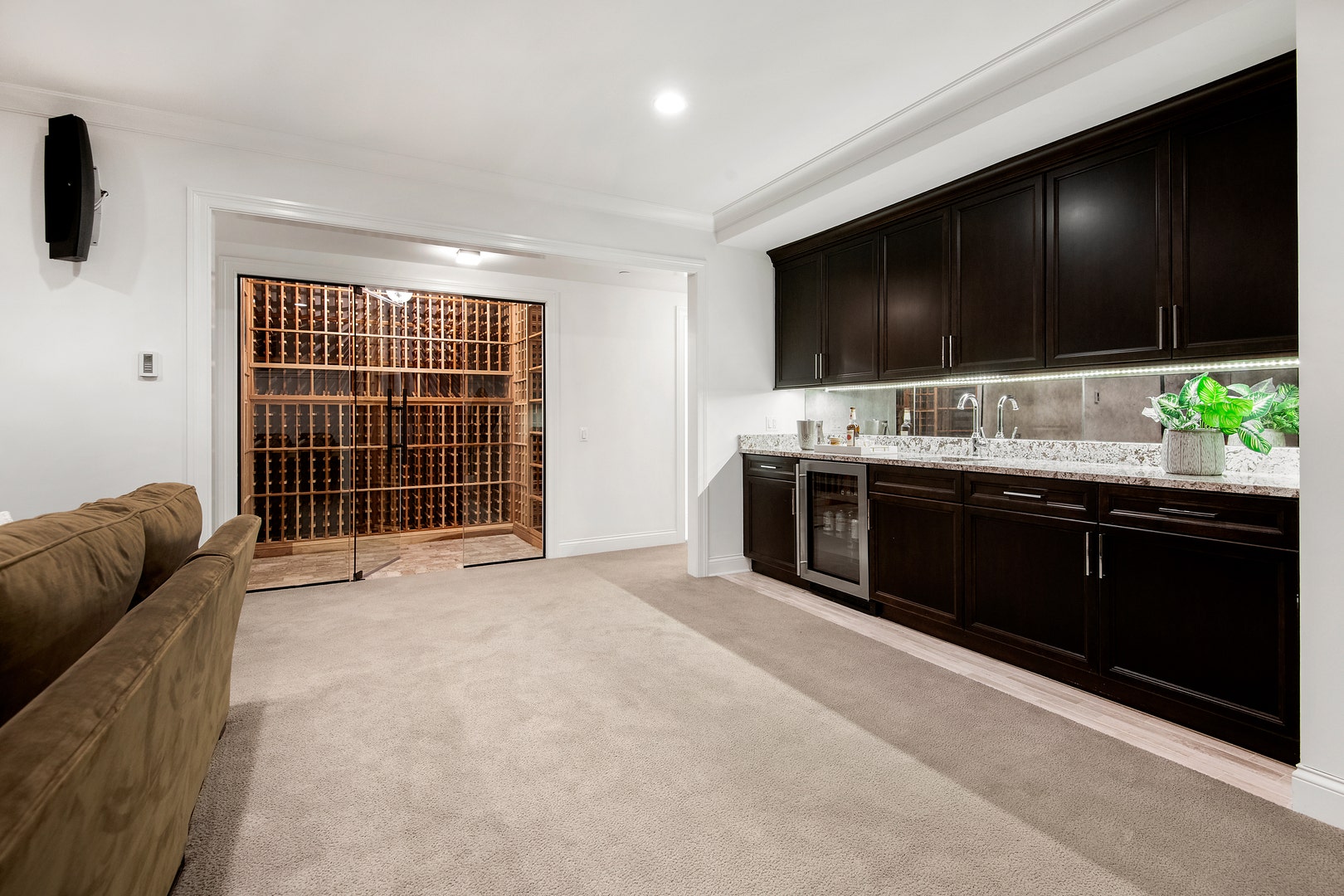 3822 N Hoyne Avenue, Chicago, IL 60618