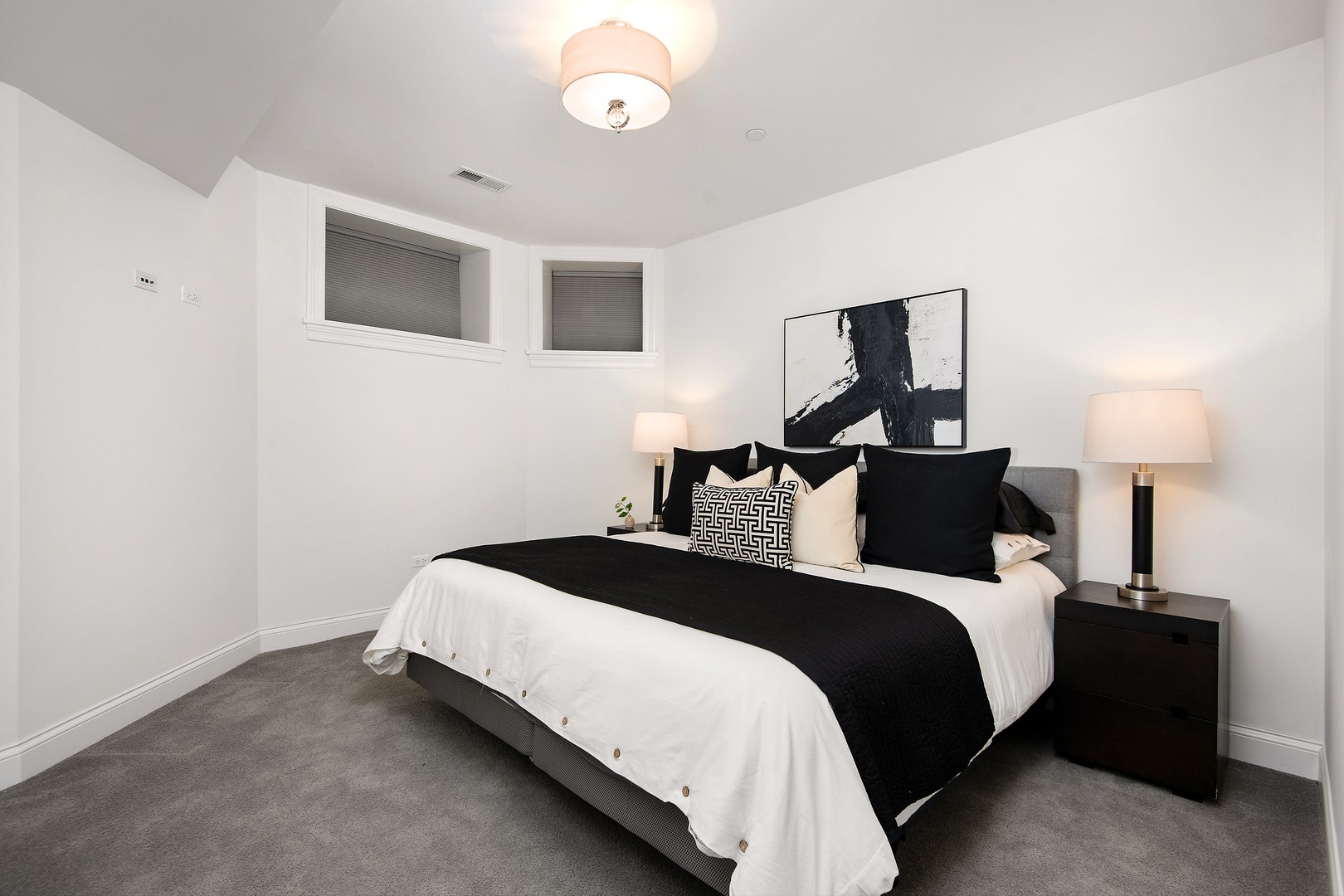 3822 N Hoyne Avenue, Chicago, IL 60618