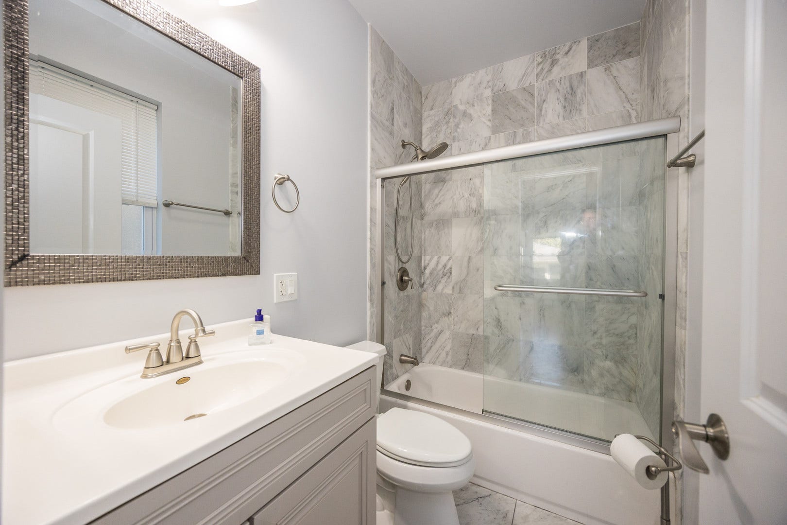 3616 N Christiana Avenue, Chicago, IL 60618