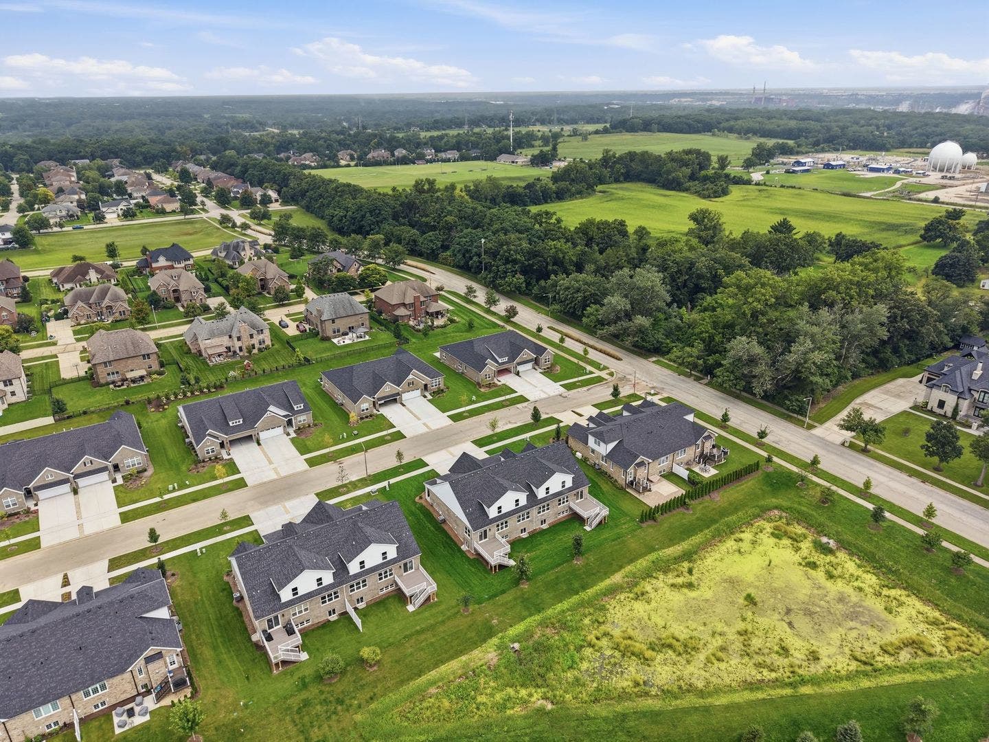 16561 Kayla Drive, Lemont, IL 60439 16561 Kayla Drive, Lemont, IL 60439