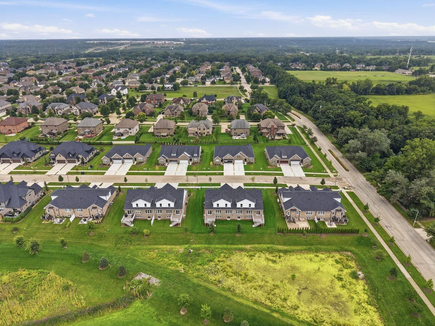 16561 Kayla Drive, Lemont, IL 60439 16561 Kayla Drive, Lemont, IL 60439