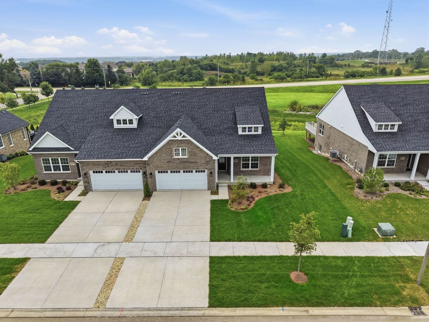 16561 Kayla Drive, Lemont, IL 60439 16561 Kayla Drive, Lemont, IL 60439