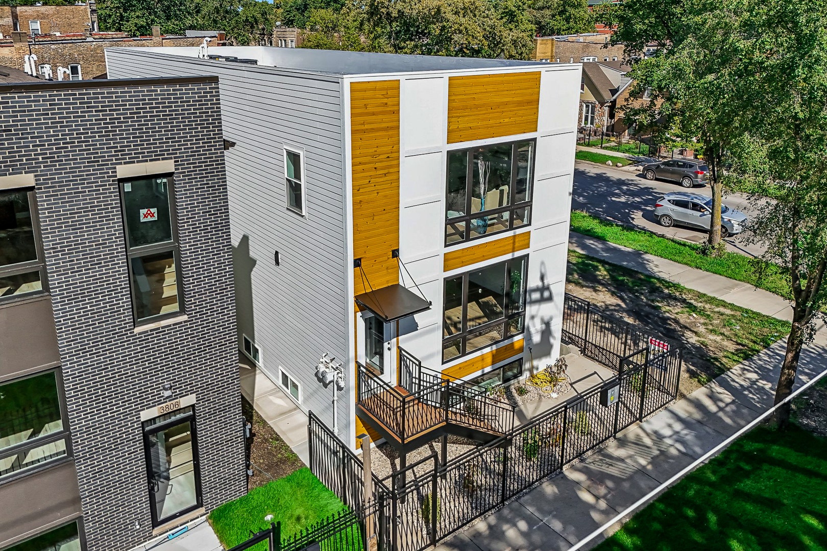 3804 W Ohio Street, Chicago, IL 60624