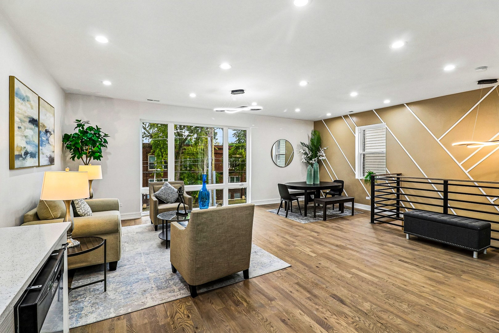 3804 W Ohio Street, Chicago, IL 60624