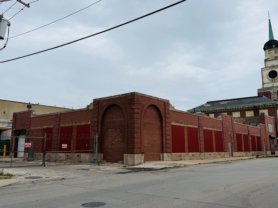 Property photo for 822 W Exchange Avenue, Chicago, IL