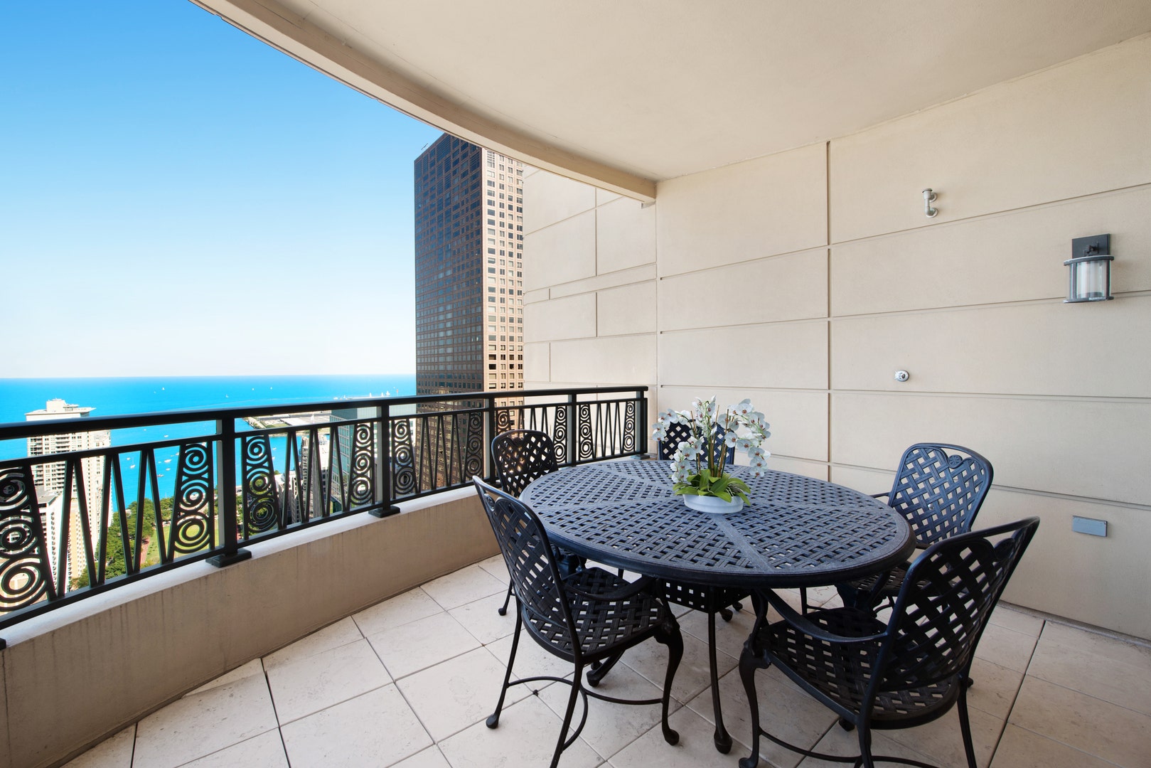 800 N MICHIGAN Avenue, #4201, Chicago, IL 60611 800 N MICHIGAN Avenue, #4201, Chicago, IL 60611