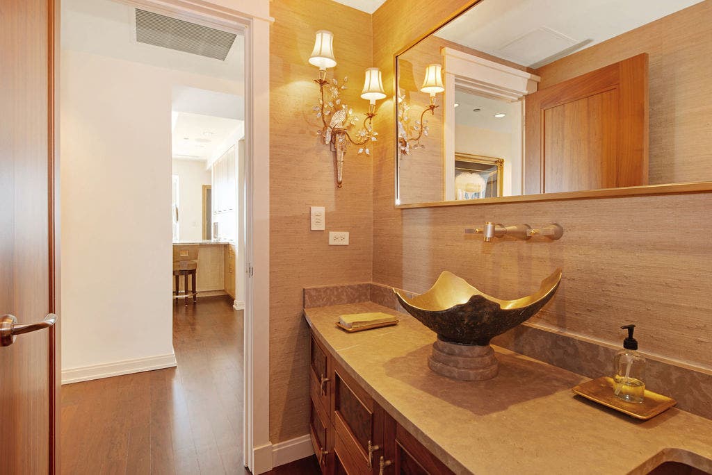 800 N MICHIGAN Avenue, #4201, Chicago, IL 60611 800 N MICHIGAN Avenue, #4201, Chicago, IL 60611
