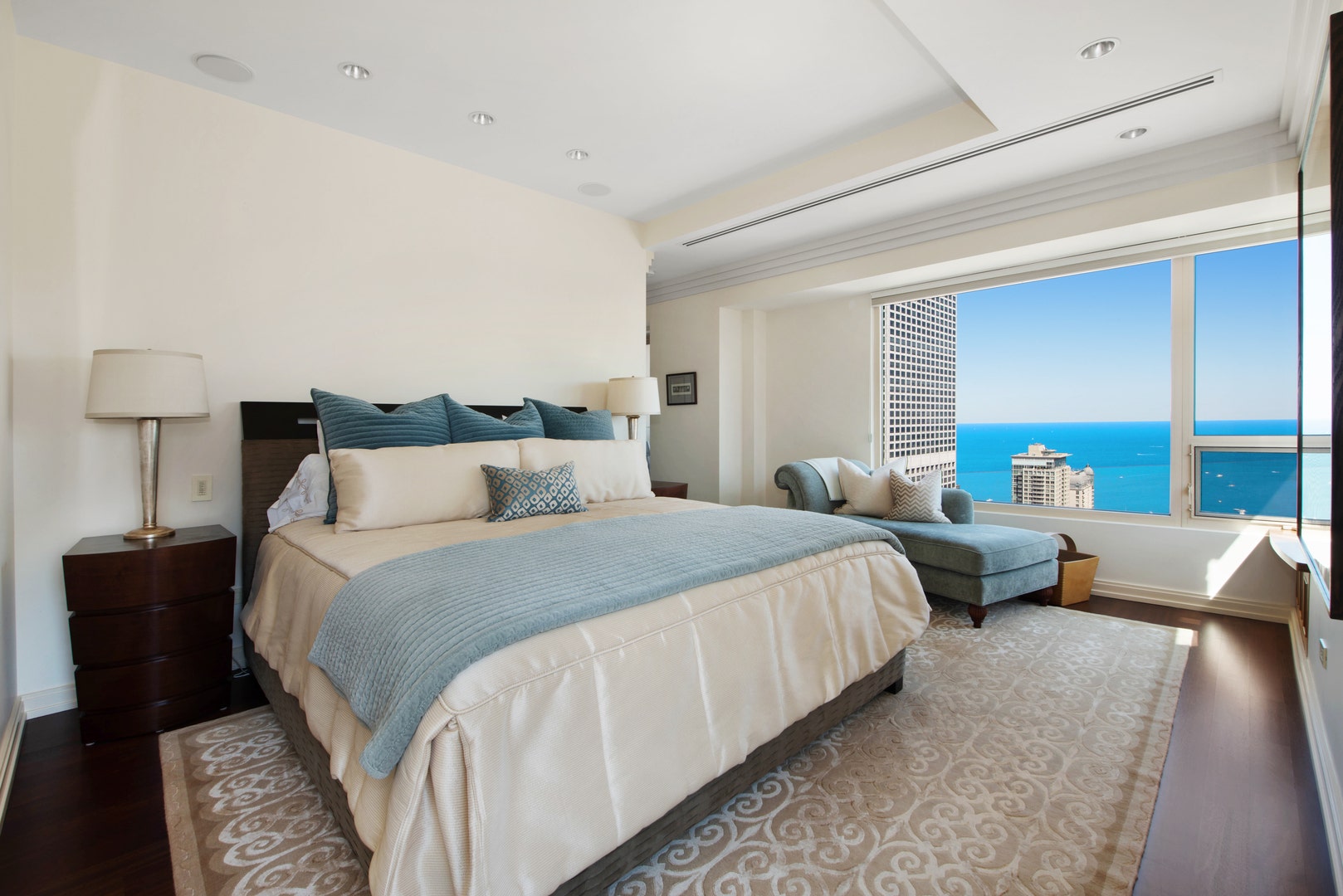 800 N MICHIGAN Avenue, #4201, Chicago, IL 60611 800 N MICHIGAN Avenue, #4201, Chicago, IL 60611