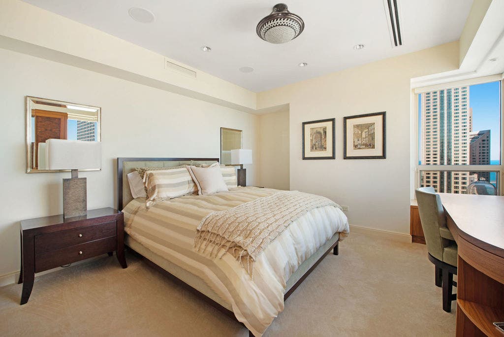 800 N MICHIGAN Avenue, #4201, Chicago, IL 60611 800 N MICHIGAN Avenue, #4201, Chicago, IL 60611