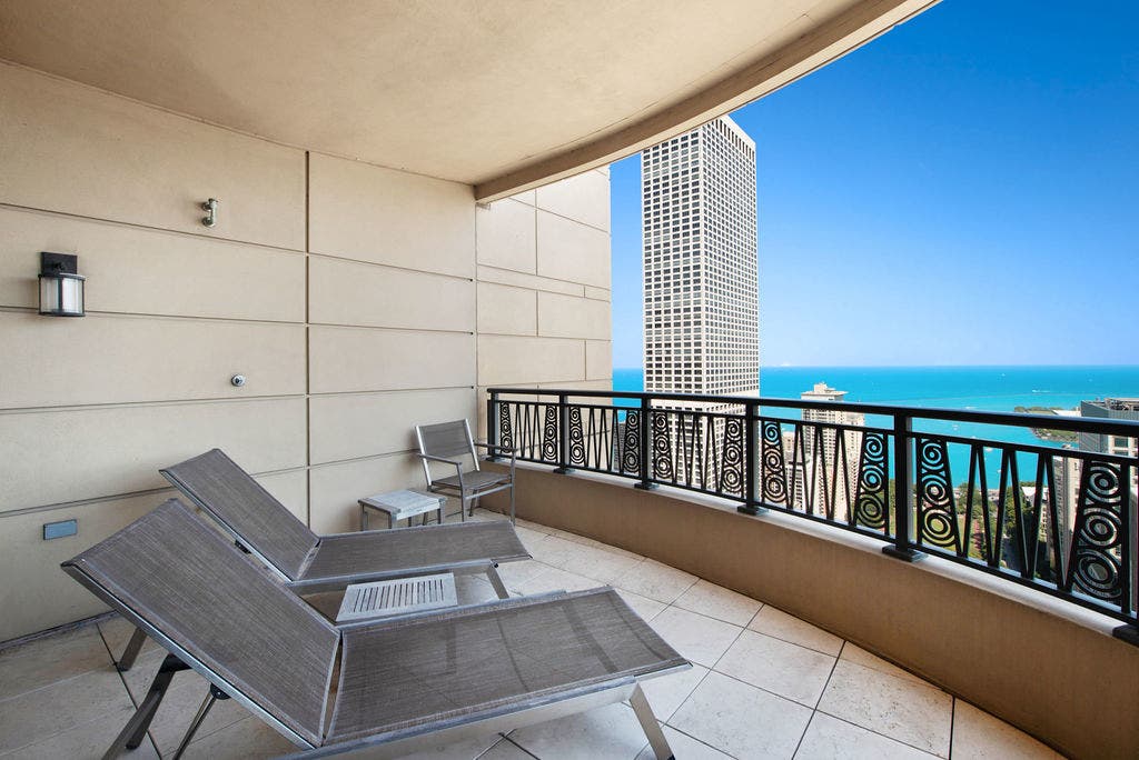 800 N MICHIGAN Avenue, #4201, Chicago, IL 60611 800 N MICHIGAN Avenue, #4201, Chicago, IL 60611