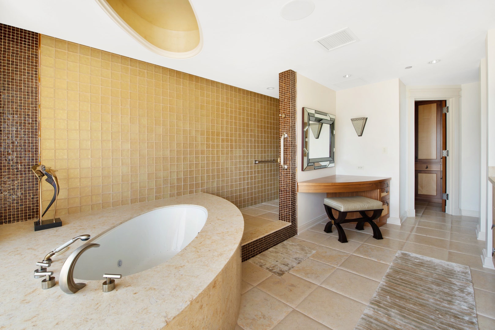 800 N MICHIGAN Avenue, #4201, Chicago, IL 60611 800 N MICHIGAN Avenue, #4201, Chicago, IL 60611