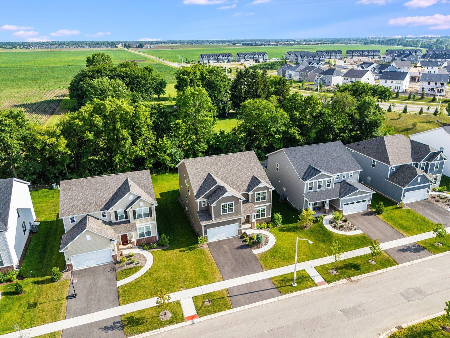 2225 Bent Grass Way, Bolingbrook, IL 60490 2225 Bent Grass Way, Bolingbrook, IL 60490