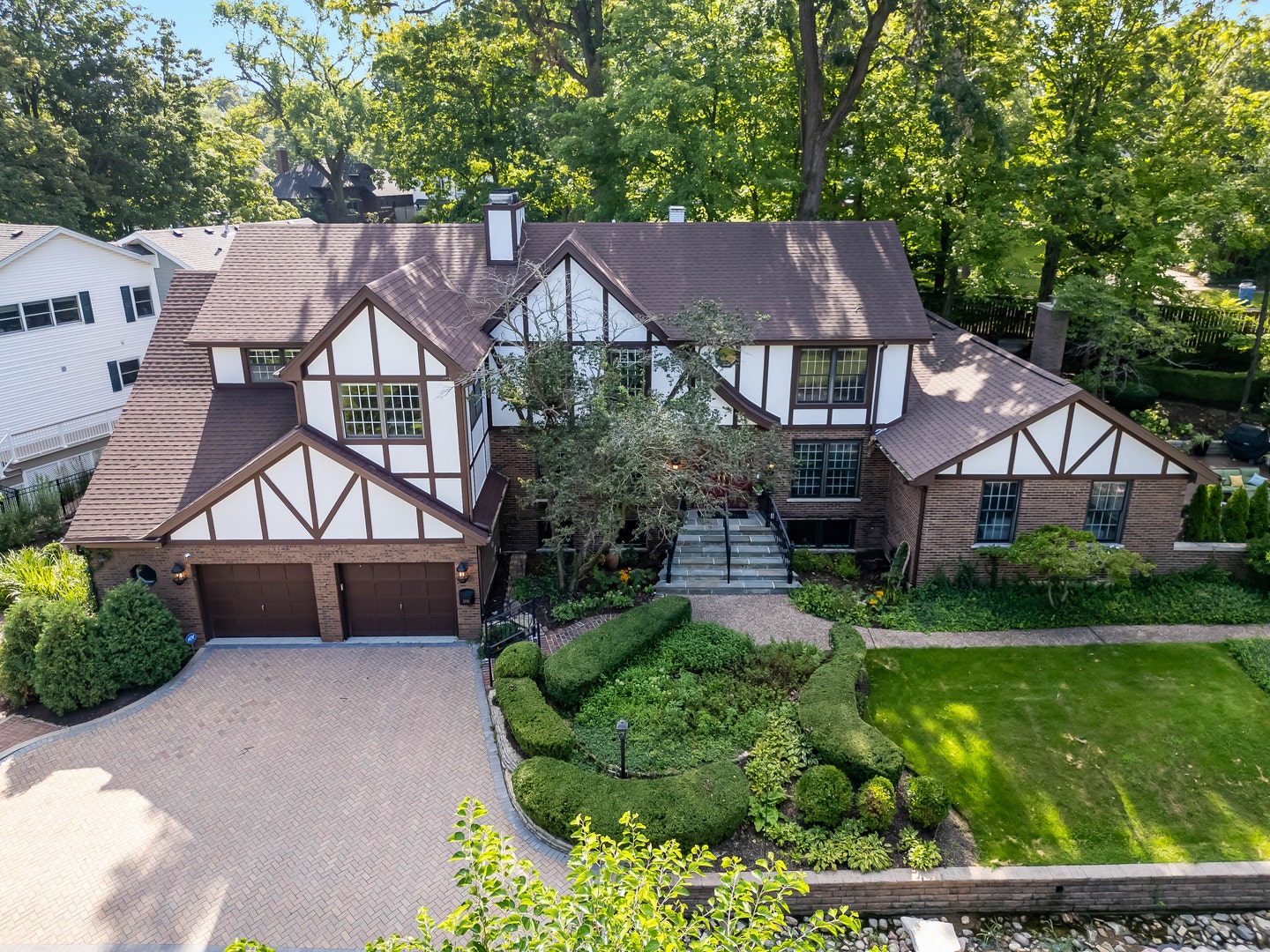 1330 Maple Avenue, Downers Grove, IL 60515