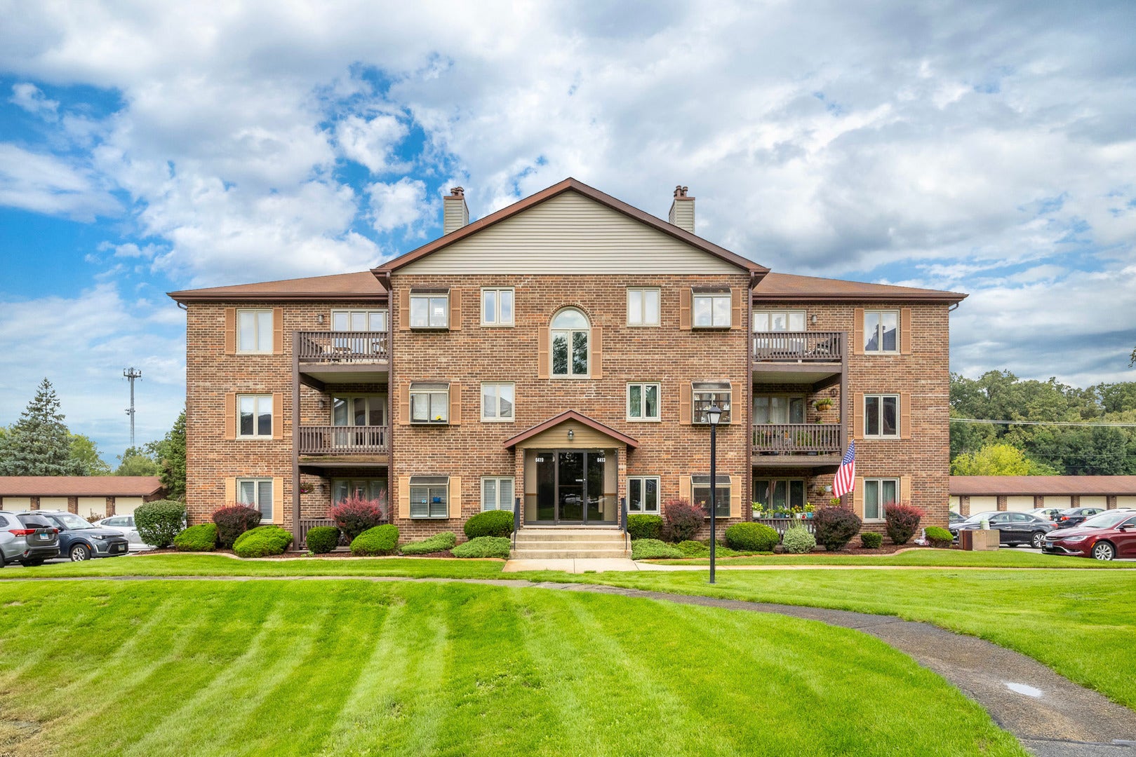 6413 Oak Forest Avenue, #1S, Tinley Park, IL 60477