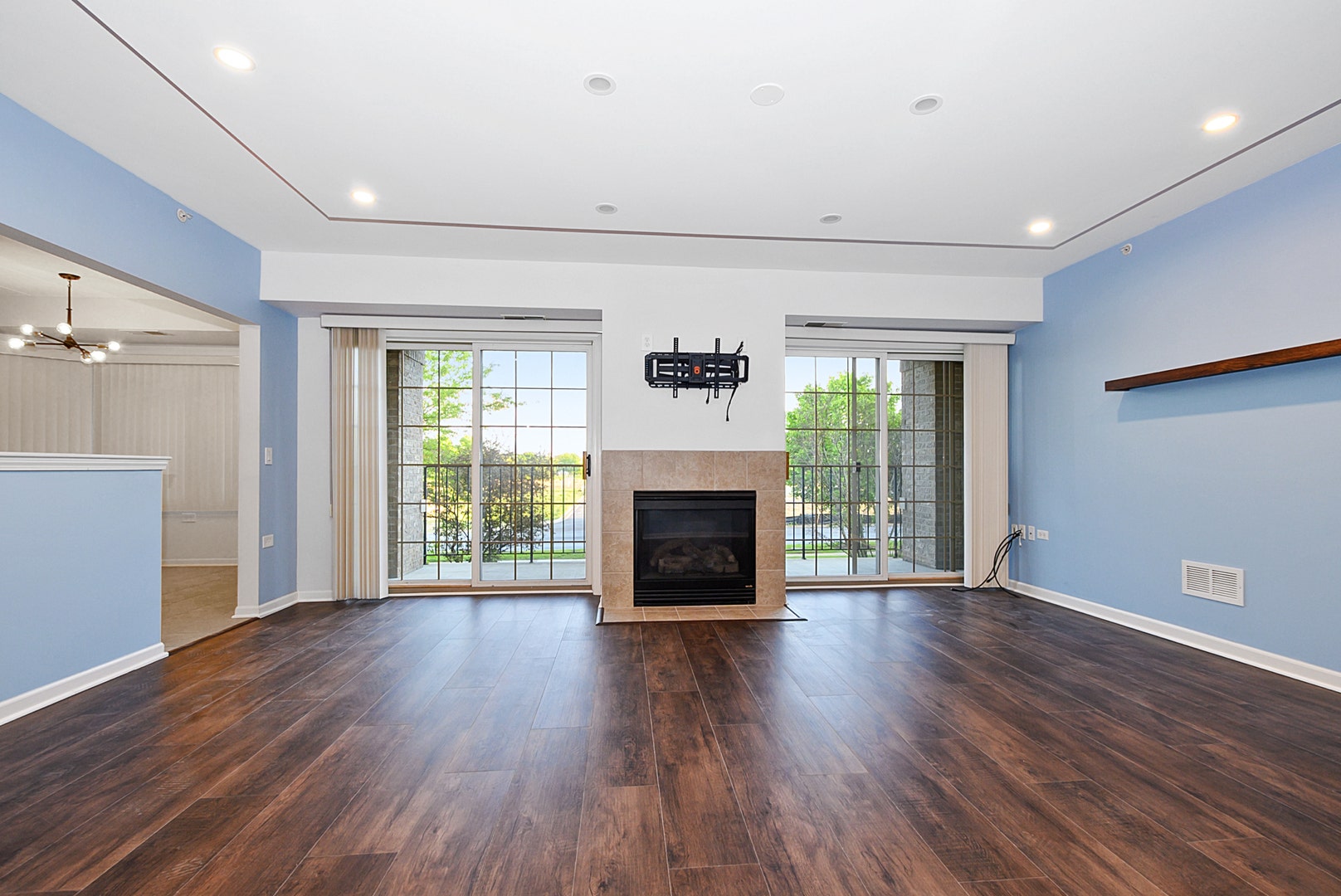 14130 Sheffield Drive, #103, Homer Glen, IL 60491 14130 Sheffield Drive, #103, Homer Glen, IL 60491