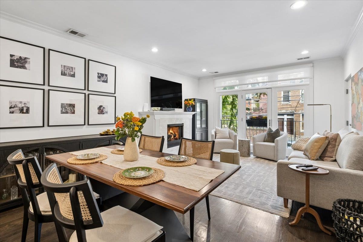 1510 N WIELAND Street, #2, Chicago, IL 60610 Dining/Living