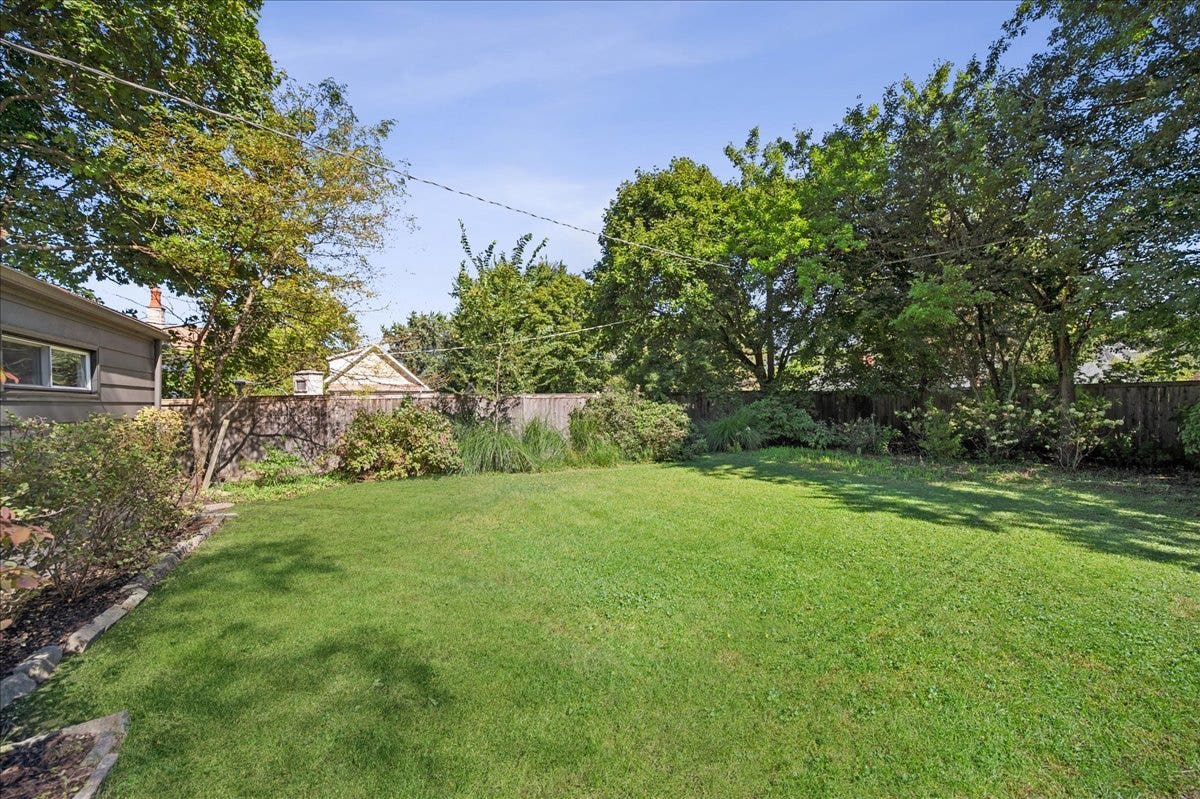337 Eaton Street, Northfield, IL 60093