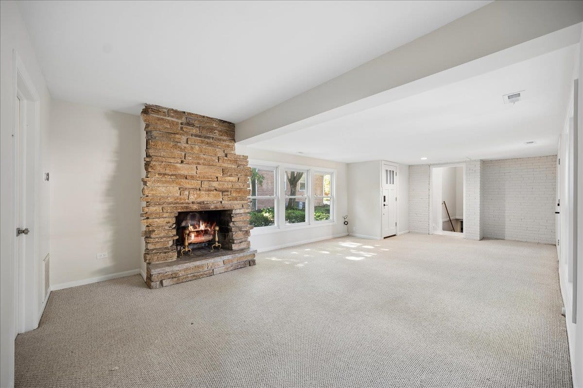 337 Eaton Street, Northfield, IL 60093