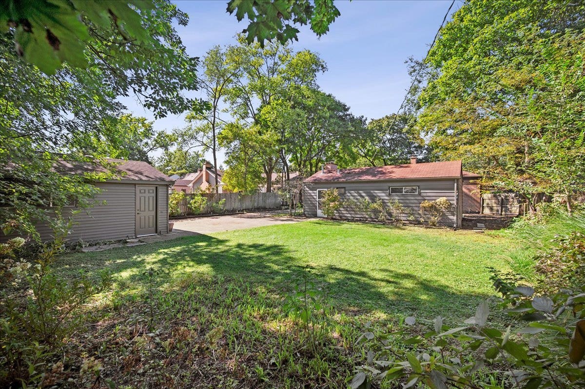 337 Eaton Street, Northfield, IL 60093