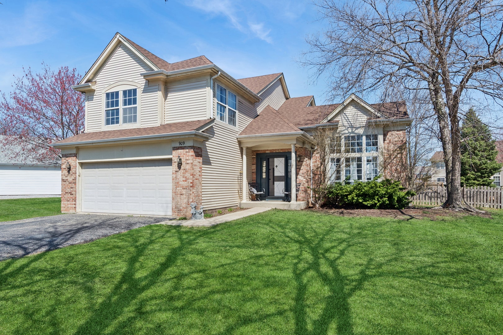 909 Brompton Circle, Bolingbrook, IL 60440 909 Brompton Circle, Bolingbrook, IL 60440