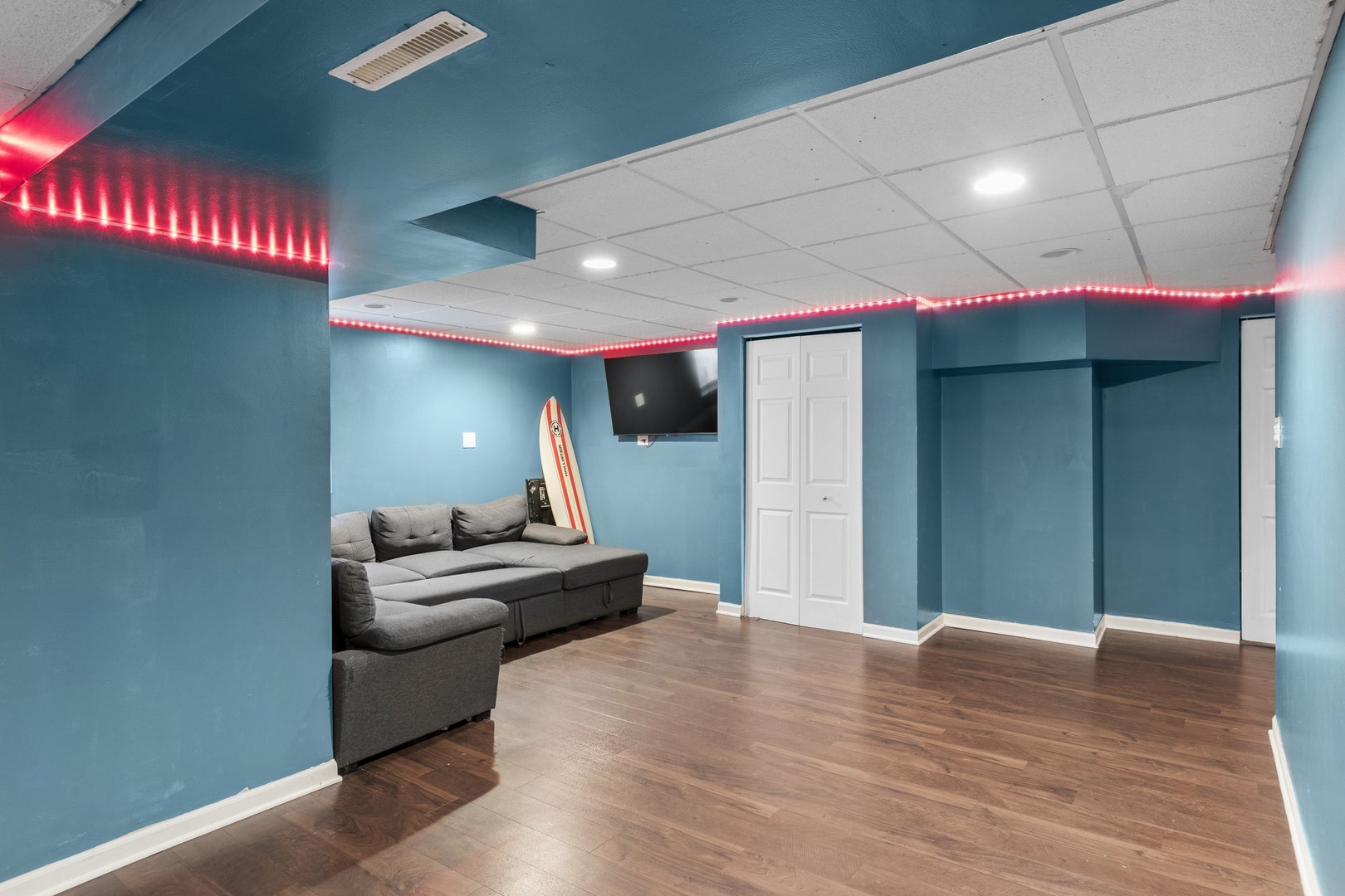 909 Brompton Circle, Bolingbrook, IL 60440 Great Space For A Media Room