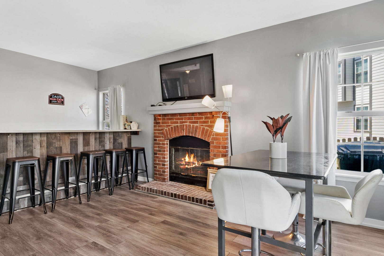 909 Brompton Circle, Bolingbrook, IL 60440 Family Room with Corner Bar