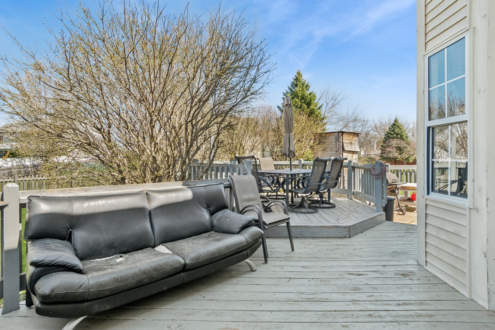 909 Brompton Circle, Bolingbrook, IL 60440 Three Tiered Deck