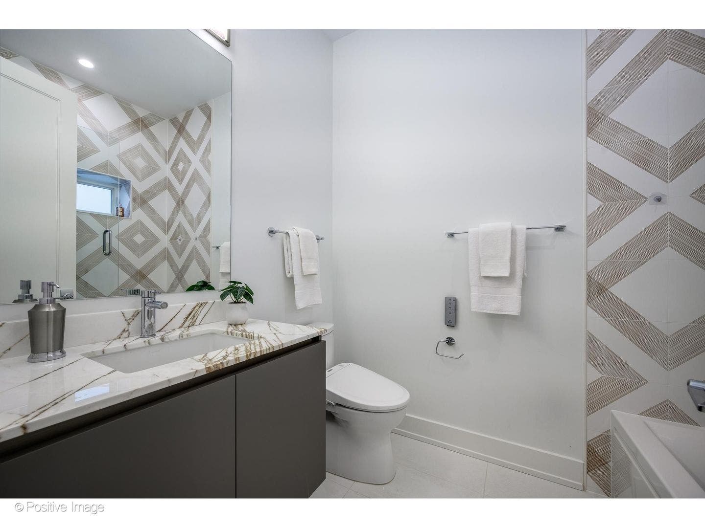 220 S Green Street, #4S, Chicago, IL 60607