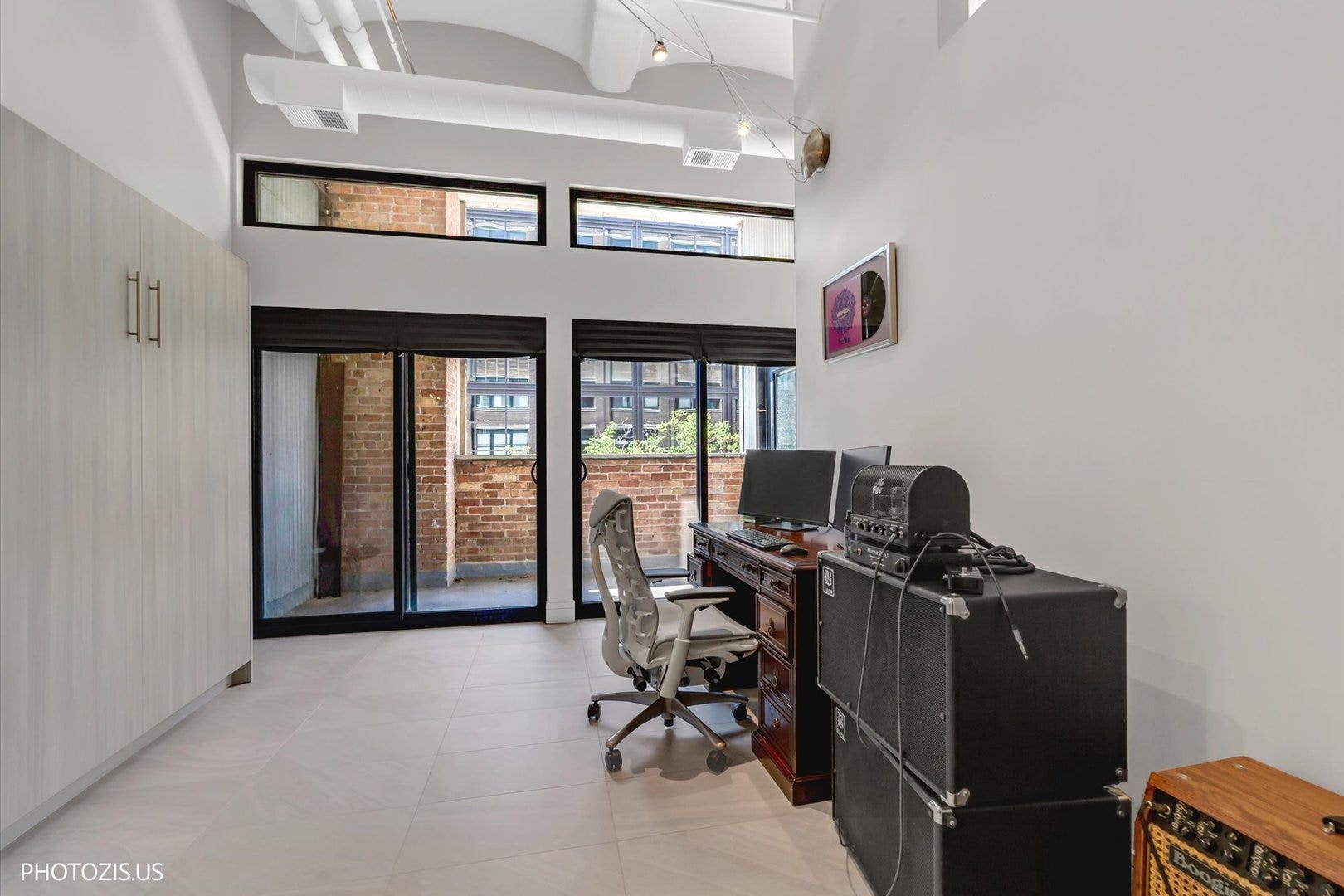 1000 W Washington Boulevard, #202, Chicago, IL 60607