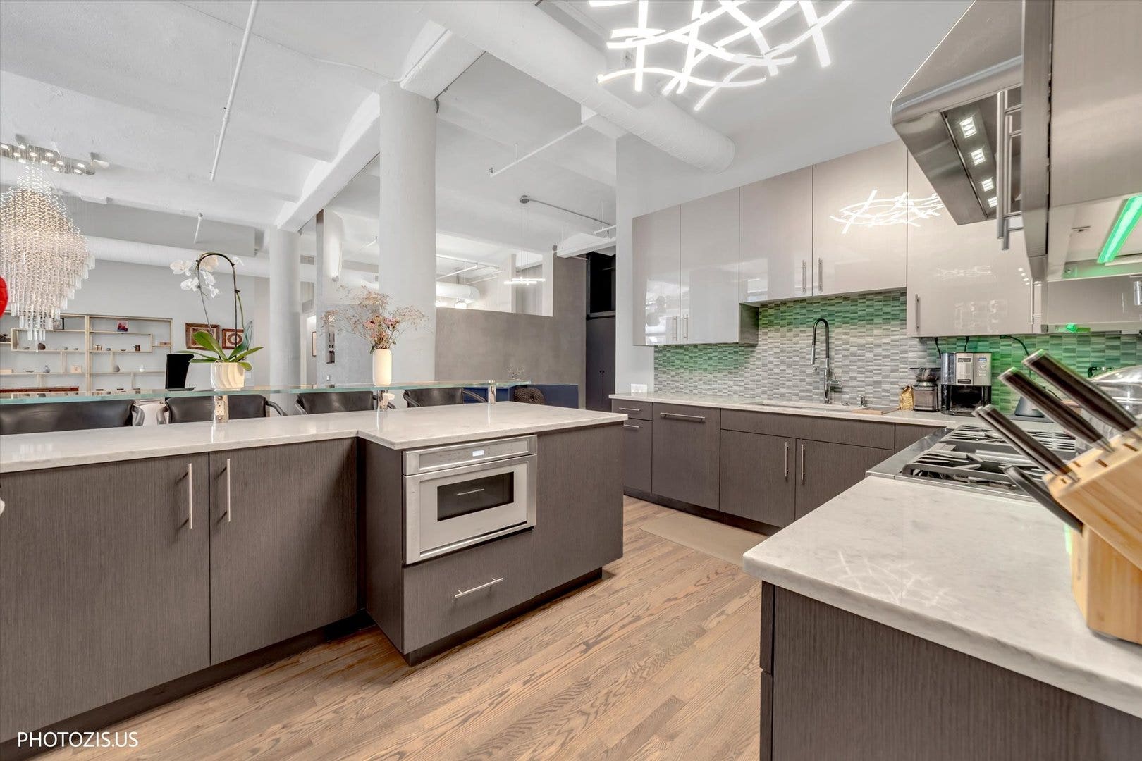 1000 W Washington Boulevard, #202, Chicago, IL 60607