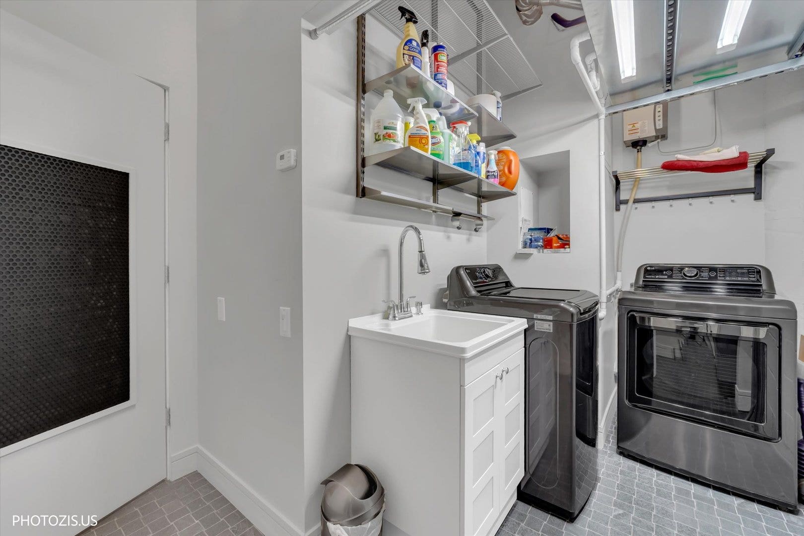 1000 W Washington Boulevard, #202, Chicago, IL 60607