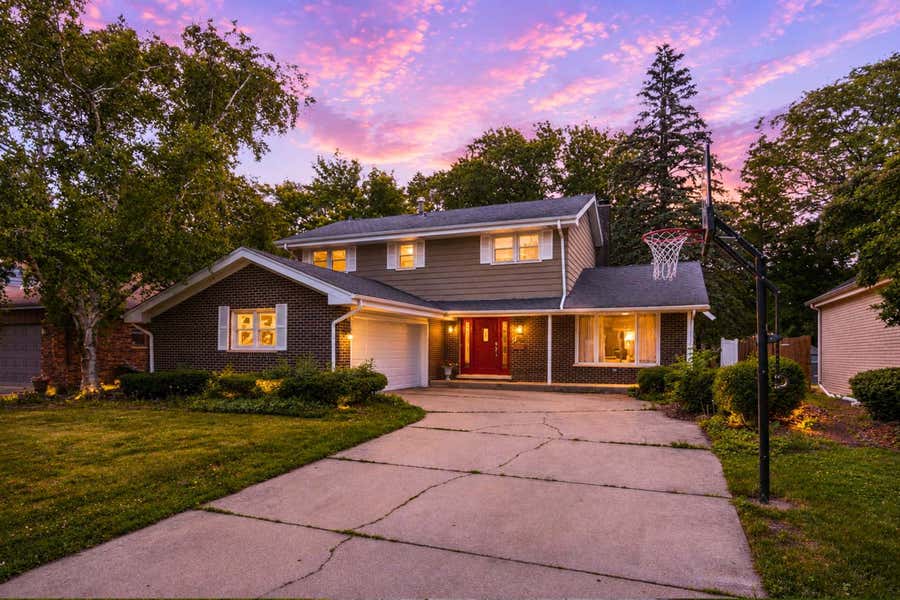 Property photo for 835 Maple Road, Flossmoor, IL
