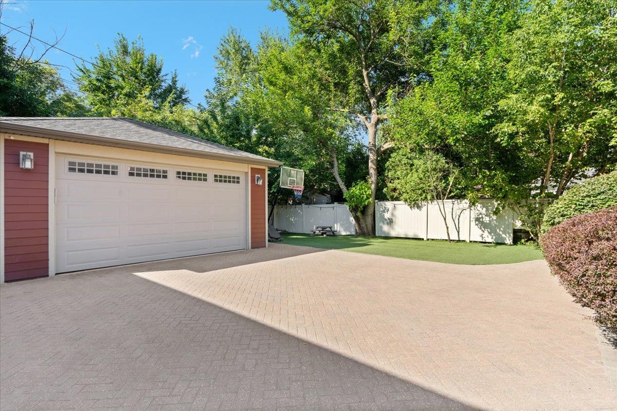 1180 Taylor Avenue, Highland Park, IL 60035 1180 Taylor Avenue, Highland Park, IL 60035