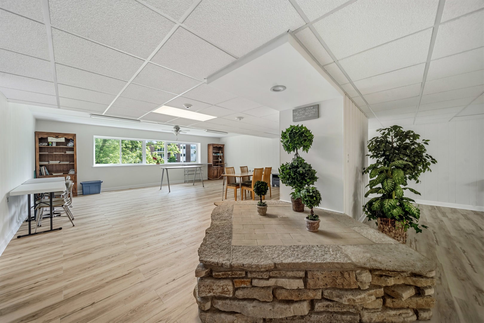 5300 Walnut Avenue, #20a, Downers Grove, IL 60515 5300 Walnut Avenue, #20a, Downers Grove, IL 60515