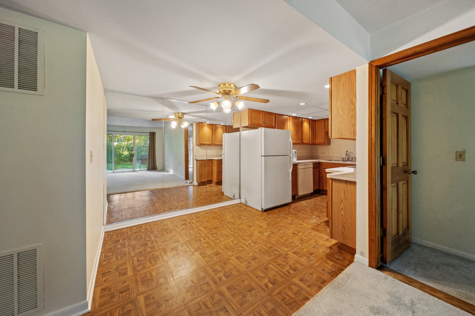 5300 Walnut Avenue, #20a, Downers Grove, IL 60515 5300 Walnut Avenue, #20a, Downers Grove, IL 60515