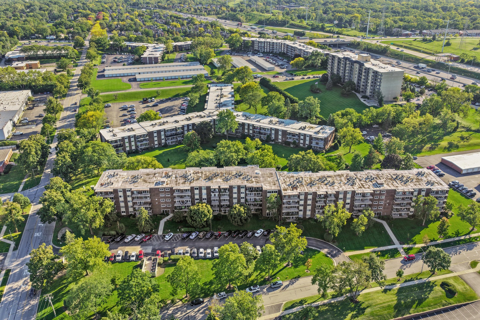 5300 Walnut Avenue, #20a, Downers Grove, IL 60515 5300 Walnut Avenue, #20a, Downers Grove, IL 60515