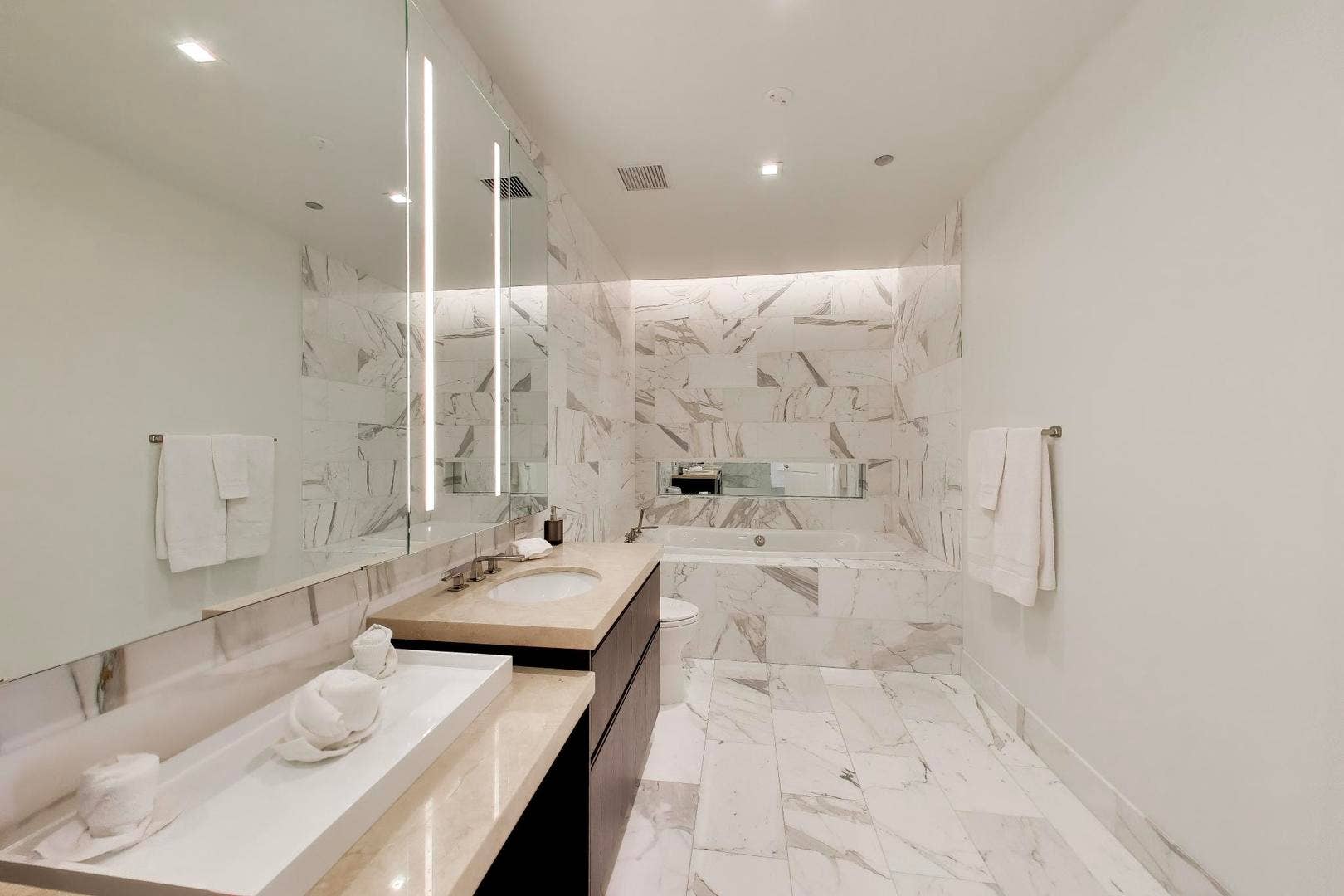 363 E Wacker Drive, #5401, Chicago, IL 60601