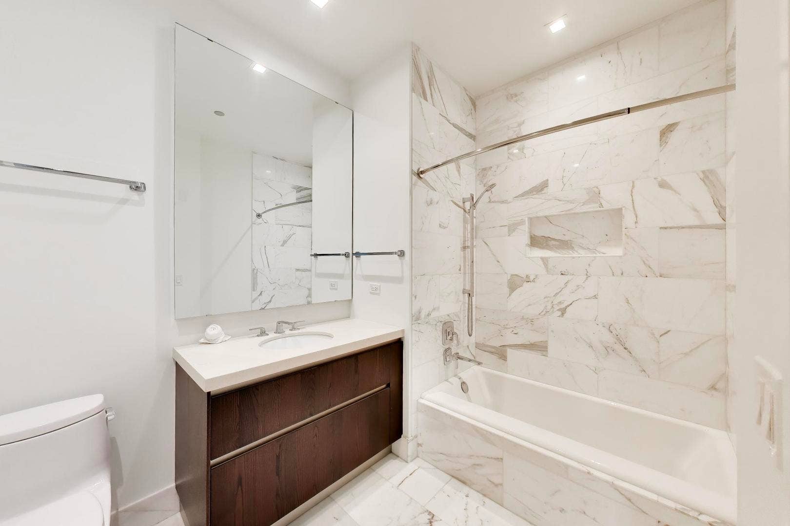 363 E Wacker Drive, #5401, Chicago, IL 60601