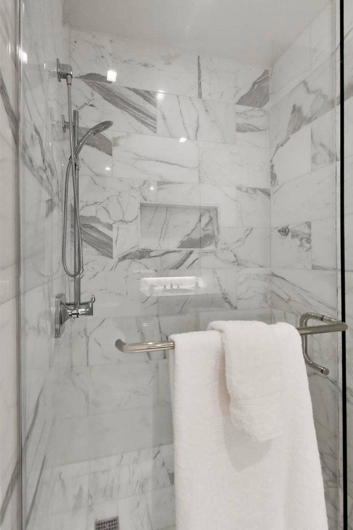 363 E Wacker Drive, #5401, Chicago, IL 60601