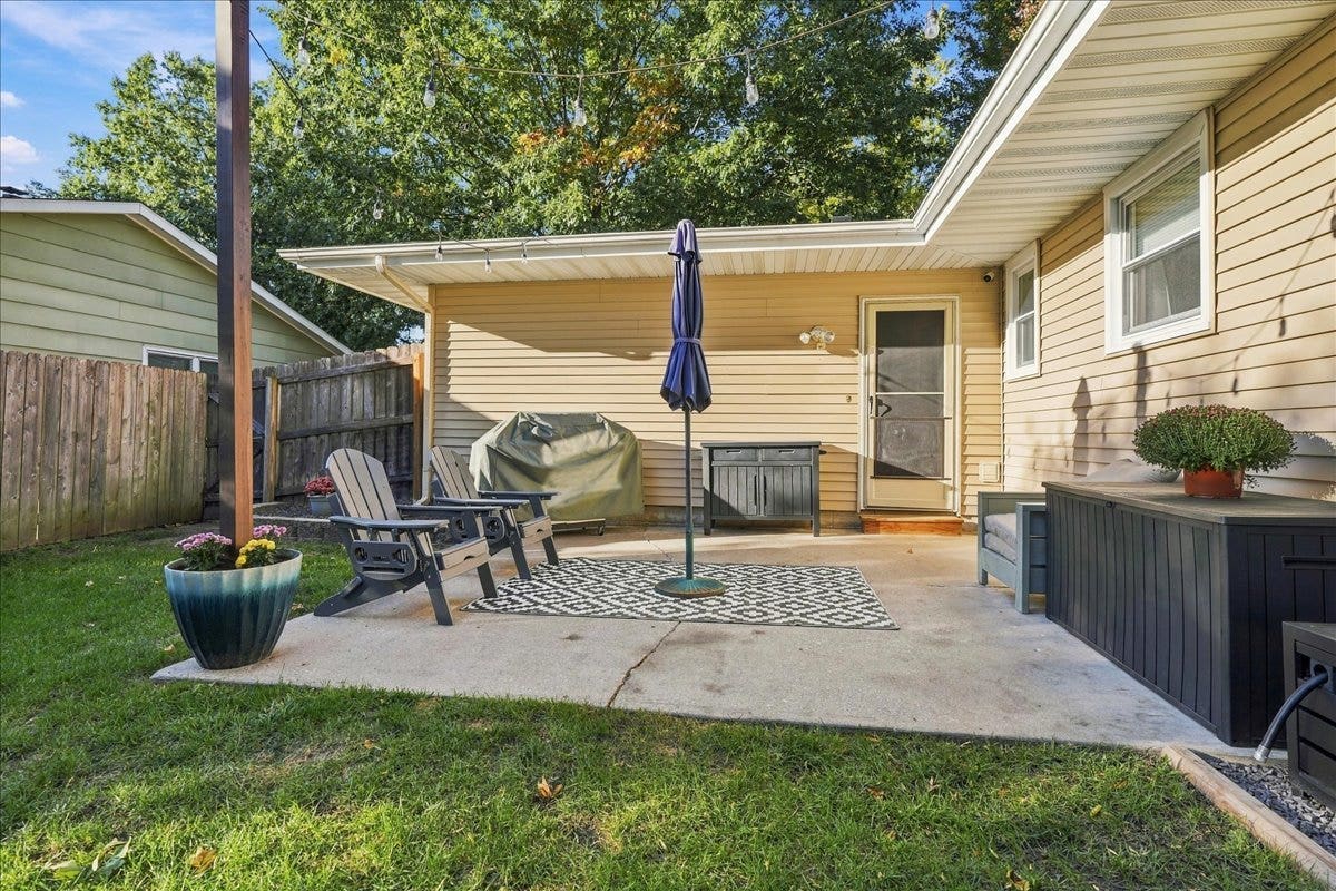 1211 Searle Drive, Normal, IL 61761 1211 Searle Drive, Normal, IL 61761