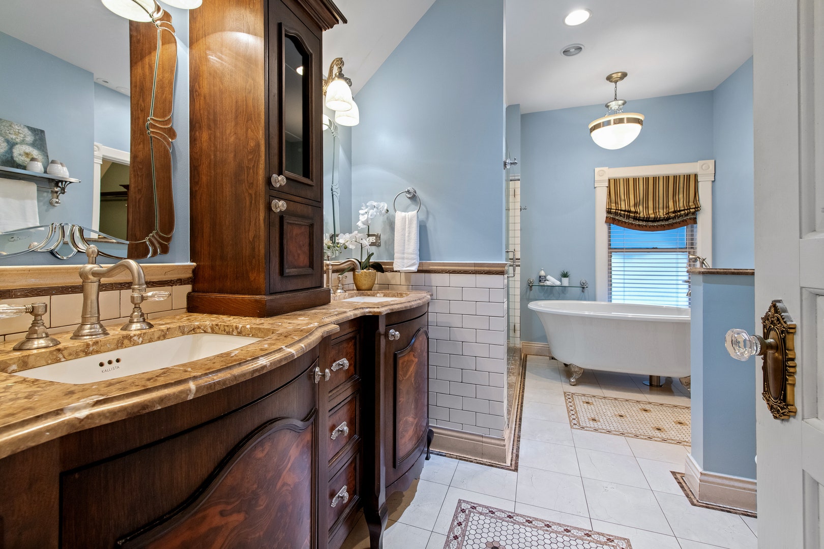 135 W Lake Street, Barrington, IL 60010
