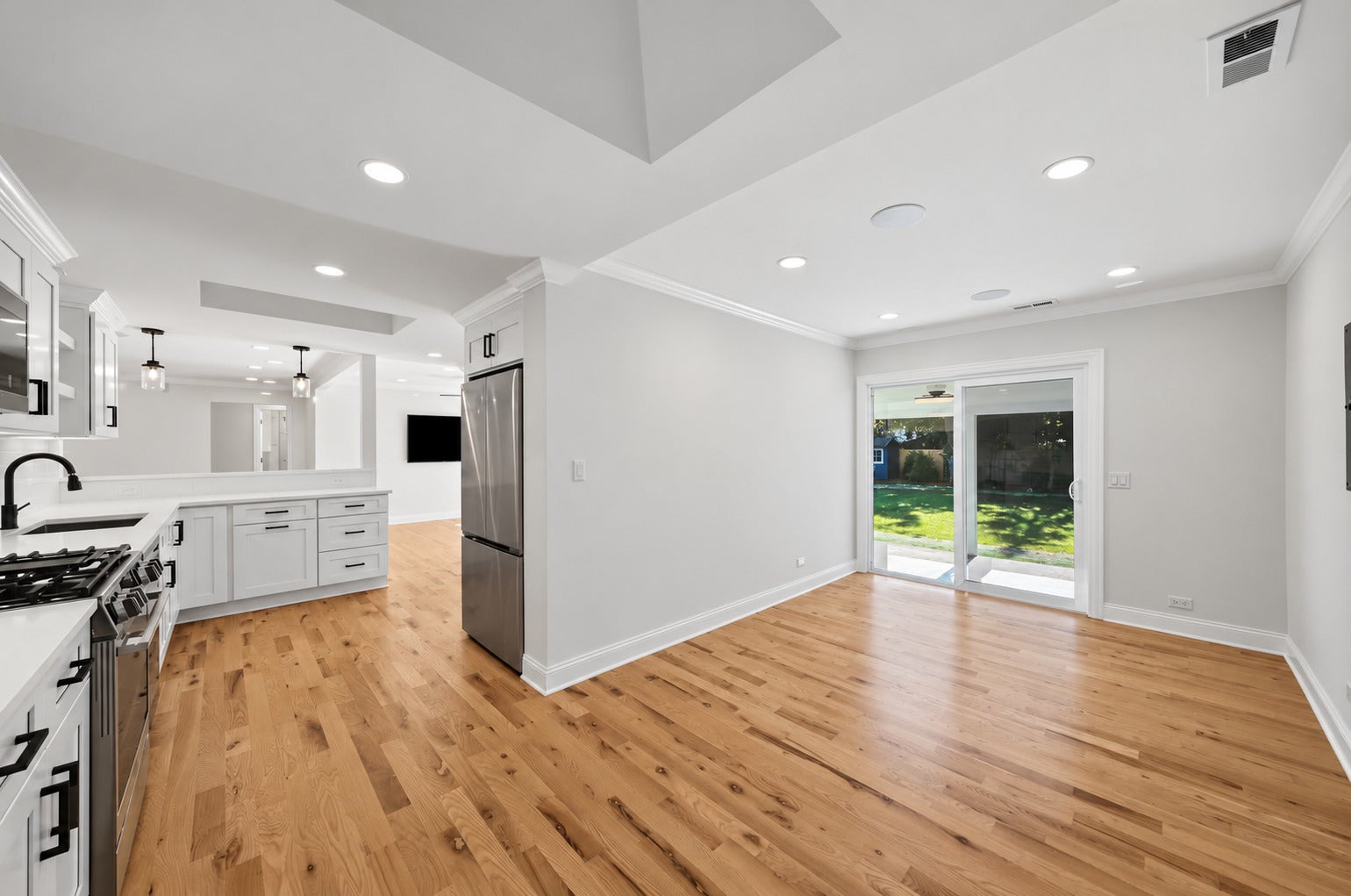 3309 Meadow Lane, Glenview, IL 60025 3309 Meadow Lane, Glenview, IL 60025