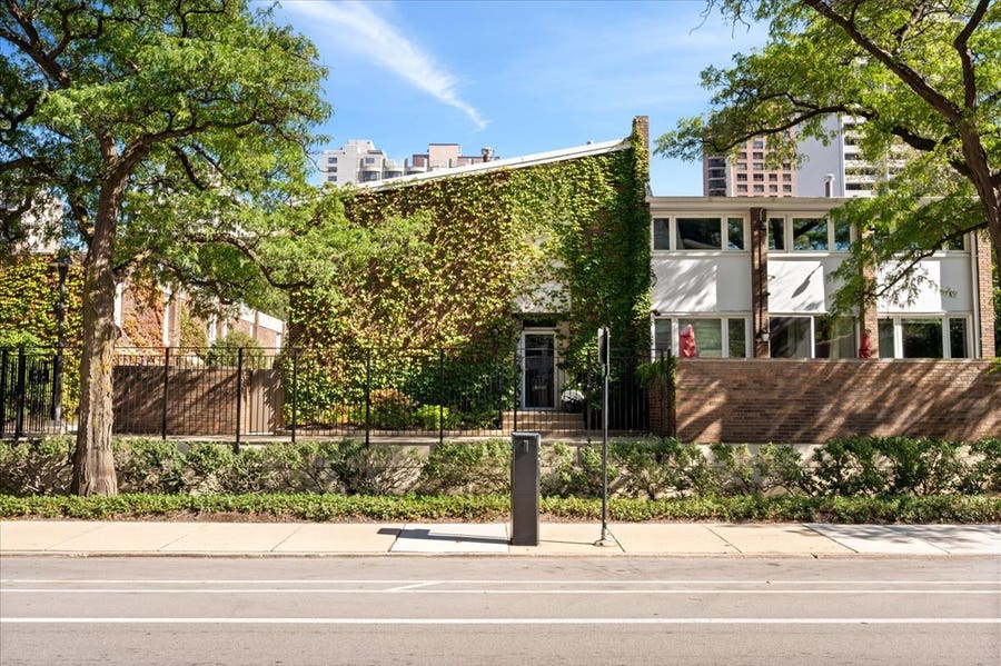 Property photo for 68 W Schiller Street, Chicago, IL