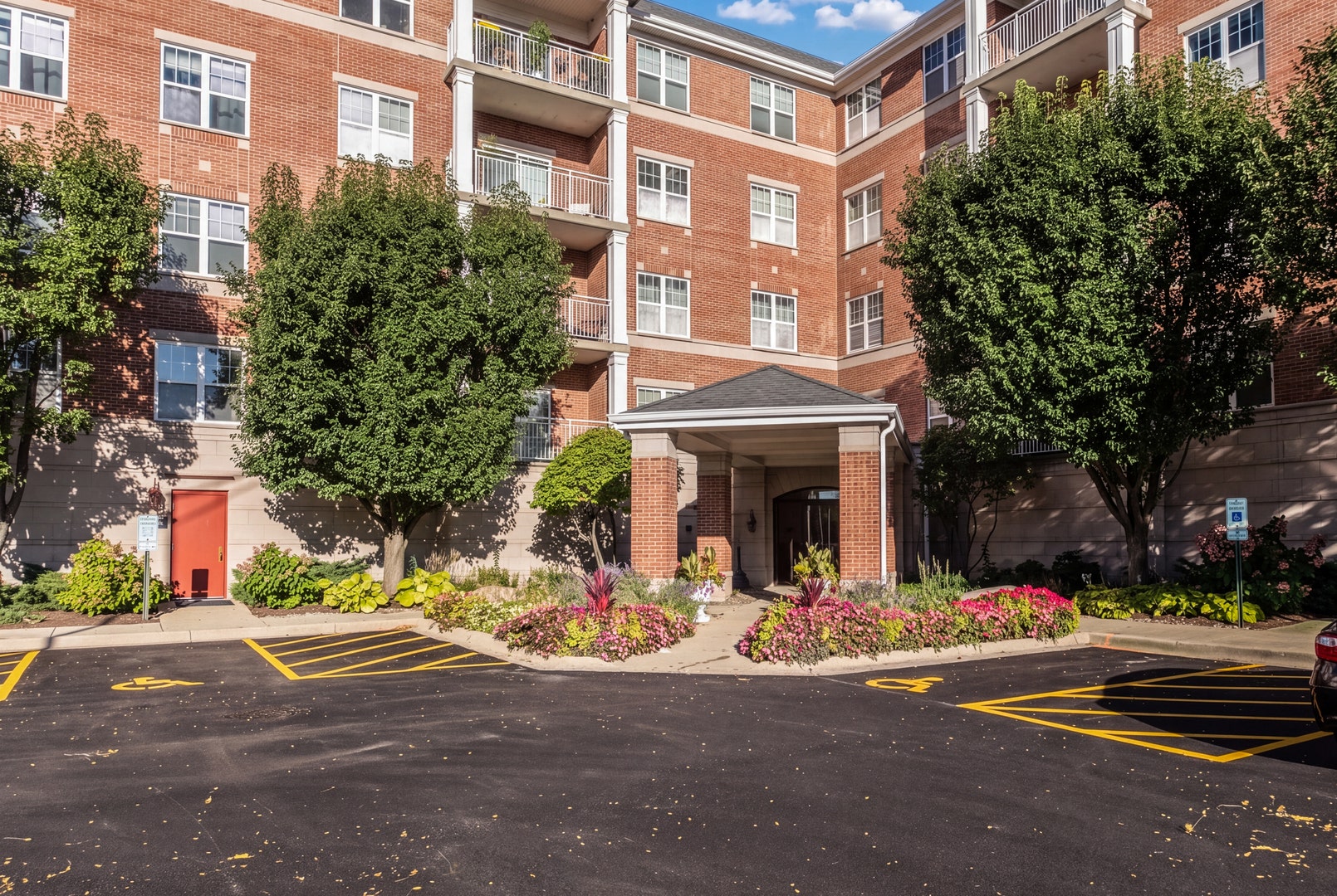101 Pointe Drive, #103, Northbrook, IL 60062 101 Pointe Drive, #103, Northbrook, IL 60062