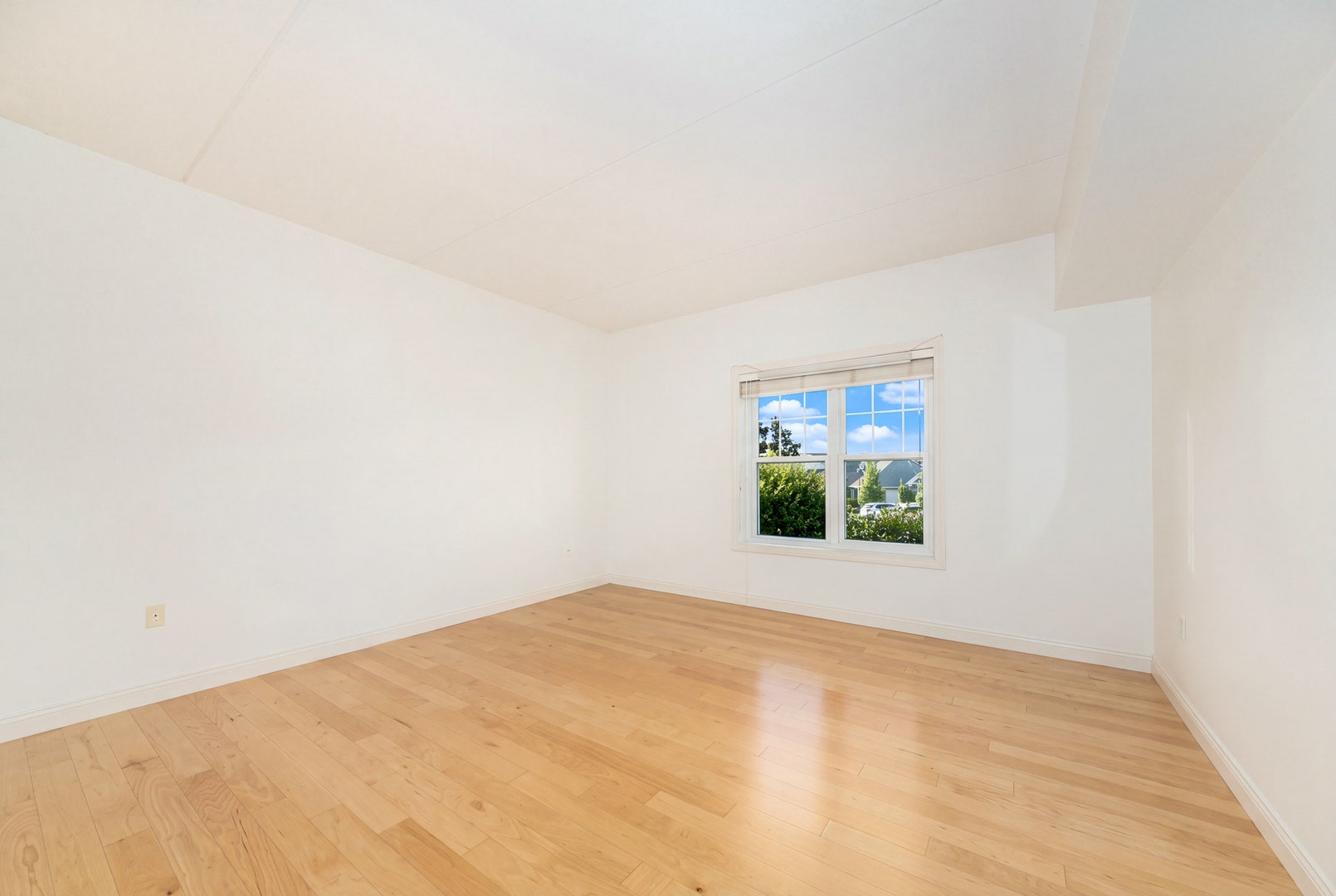 101 Pointe Drive, #103, Northbrook, IL 60062 101 Pointe Drive, #103, Northbrook, IL 60062