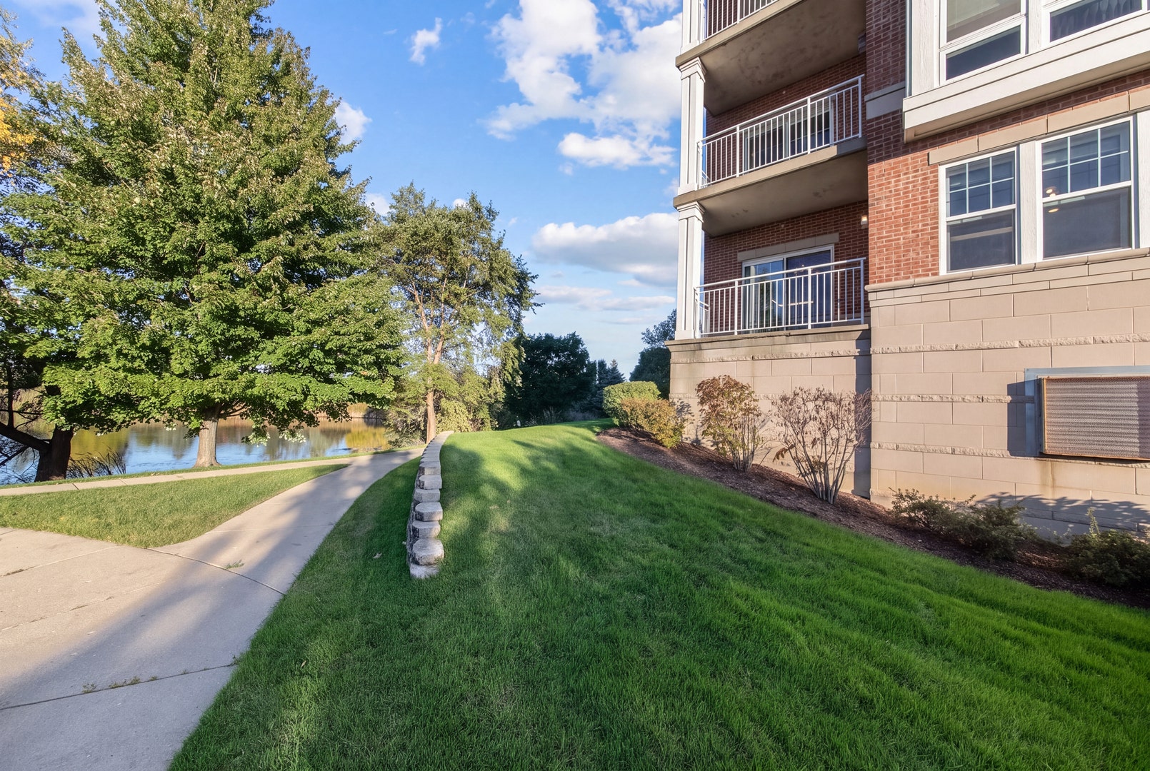 101 Pointe Drive, #103, Northbrook, IL 60062 101 Pointe Drive, #103, Northbrook, IL 60062