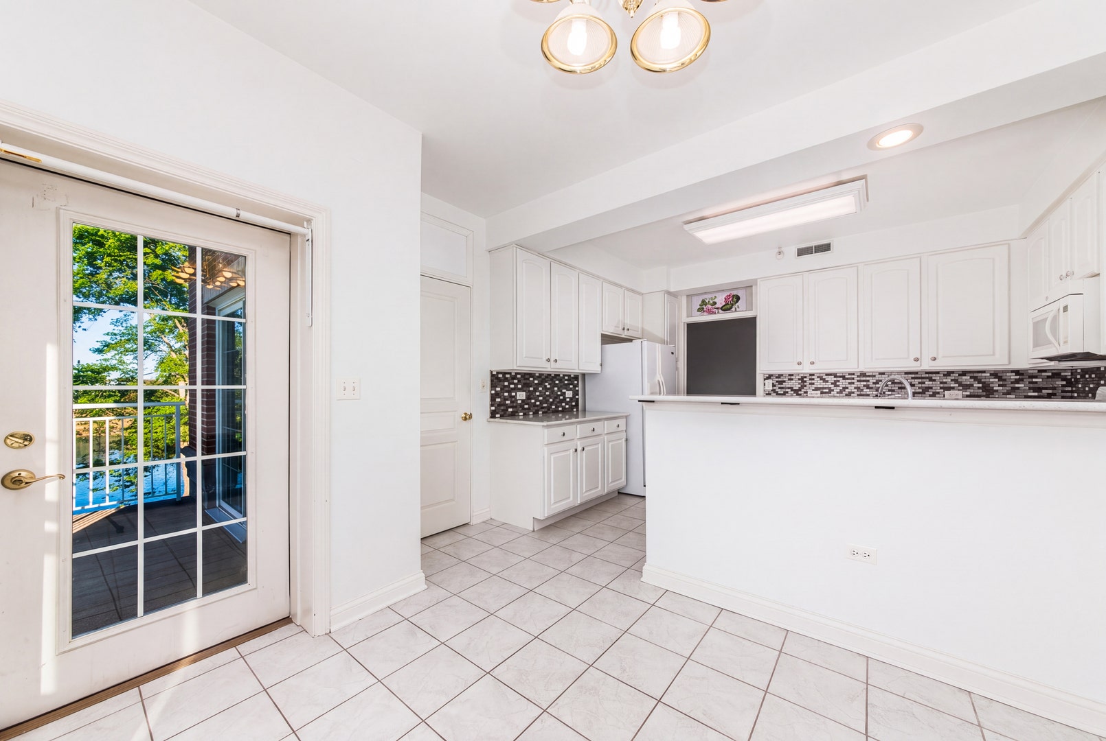 101 Pointe Drive, #103, Northbrook, IL 60062 101 Pointe Drive, #103, Northbrook, IL 60062