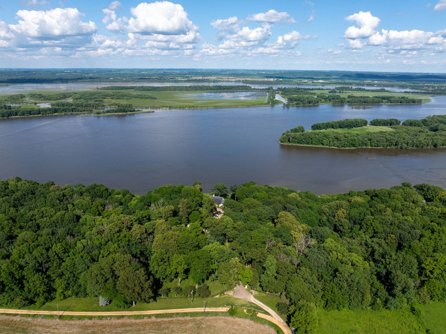 511 613th Avenue, Sabula, IA 52070