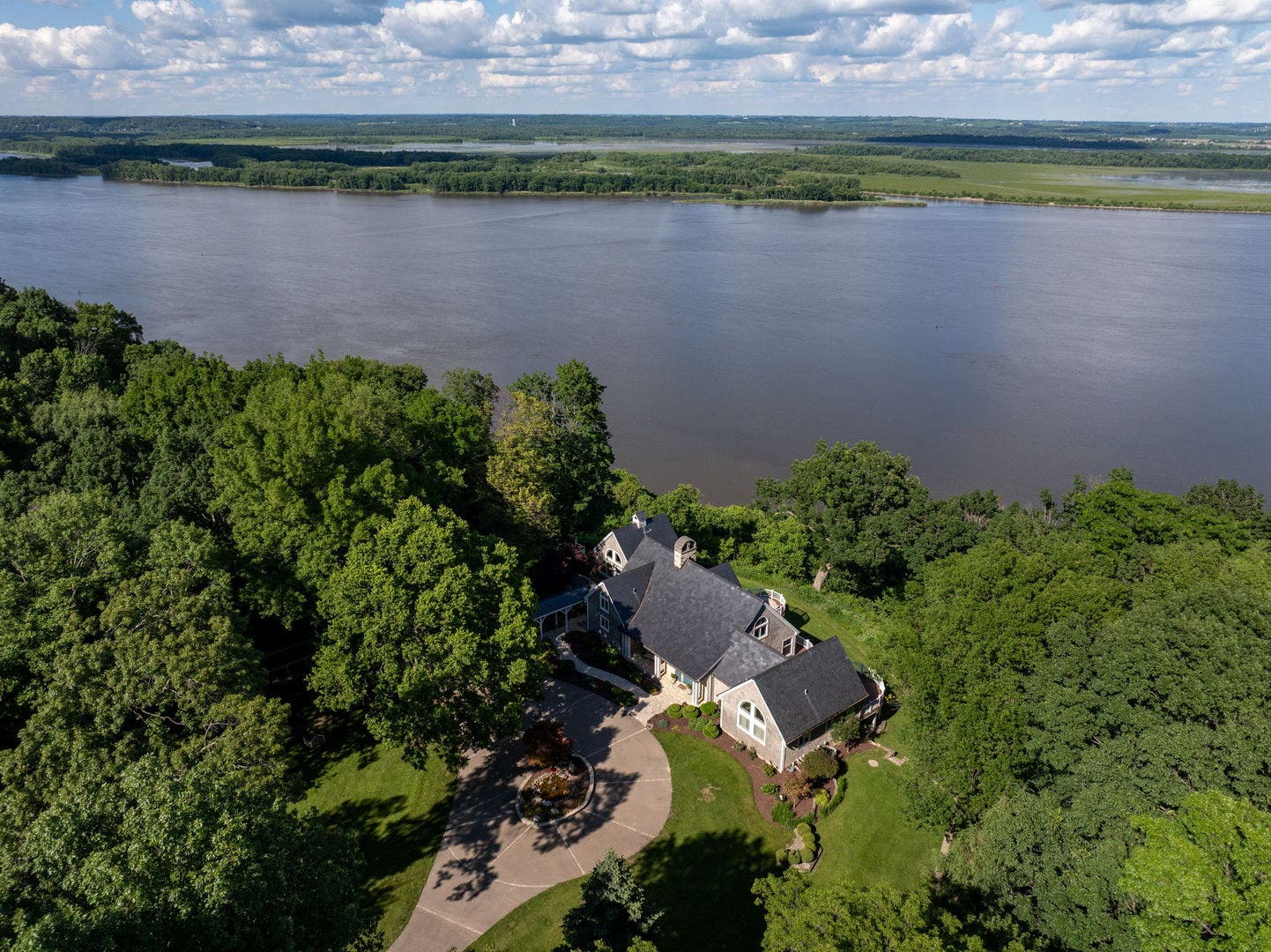 511 613th Avenue, Sabula, IA 52070