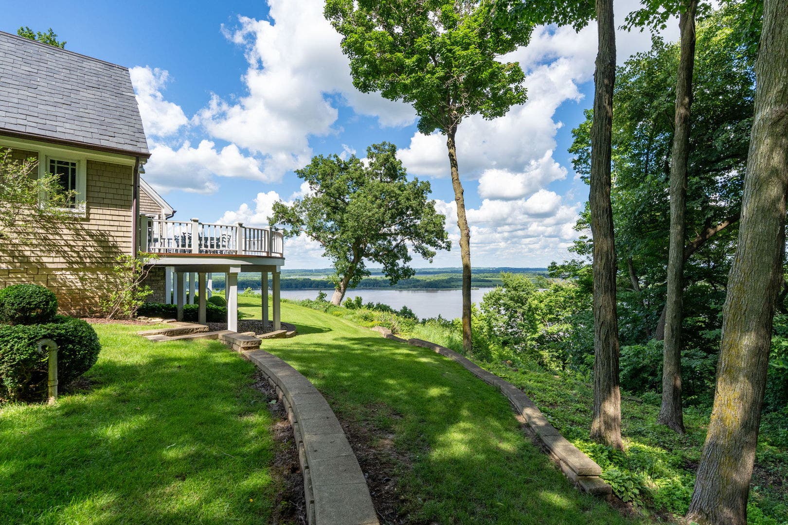 511 613th Avenue, Sabula, IA 52070